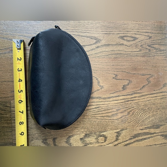 Wyatt Set of 4 Travel Pouches Faux Leather Silver Studs - Picture 4 of 13